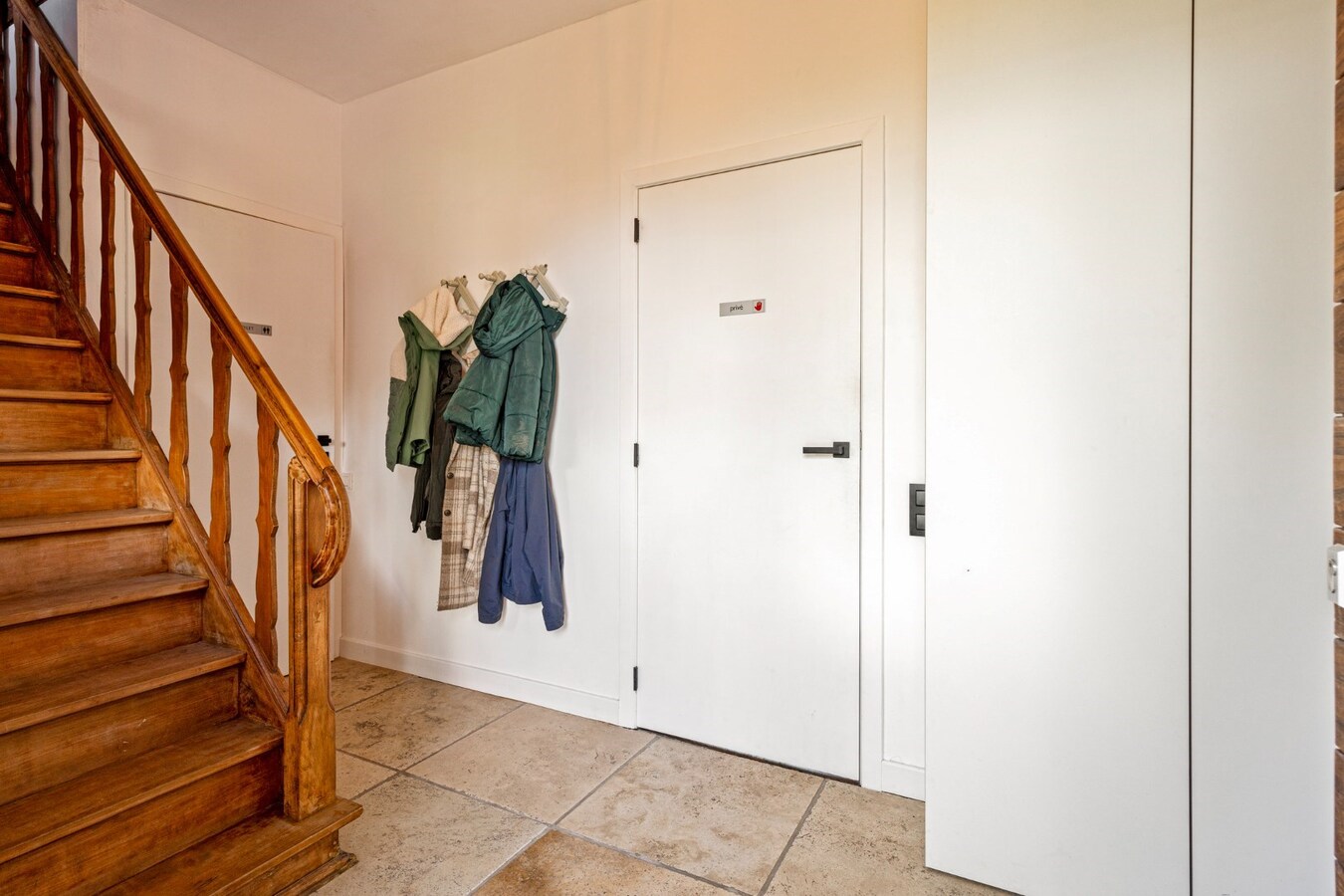 Residentieel gelegen, vrijstaande woning met praktijkruimte 