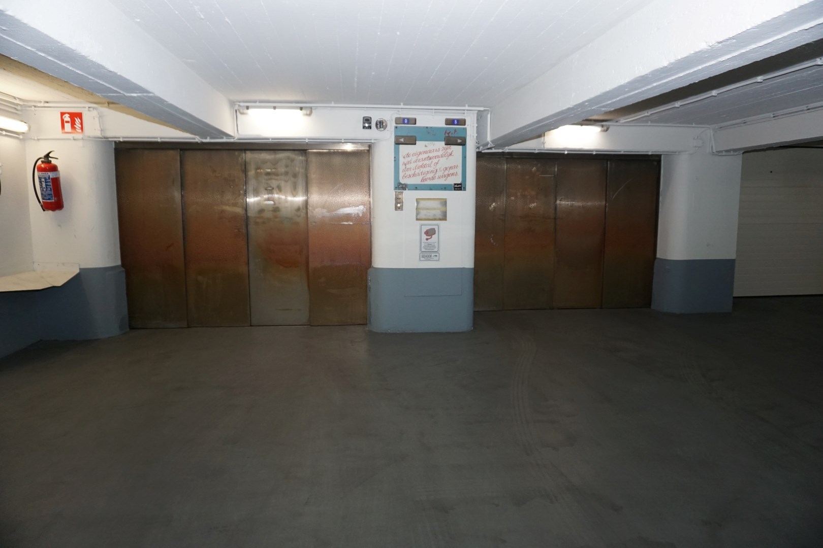 GARAGE BOX - SITUATION UNIQUE - CENTRE VILLE ! 