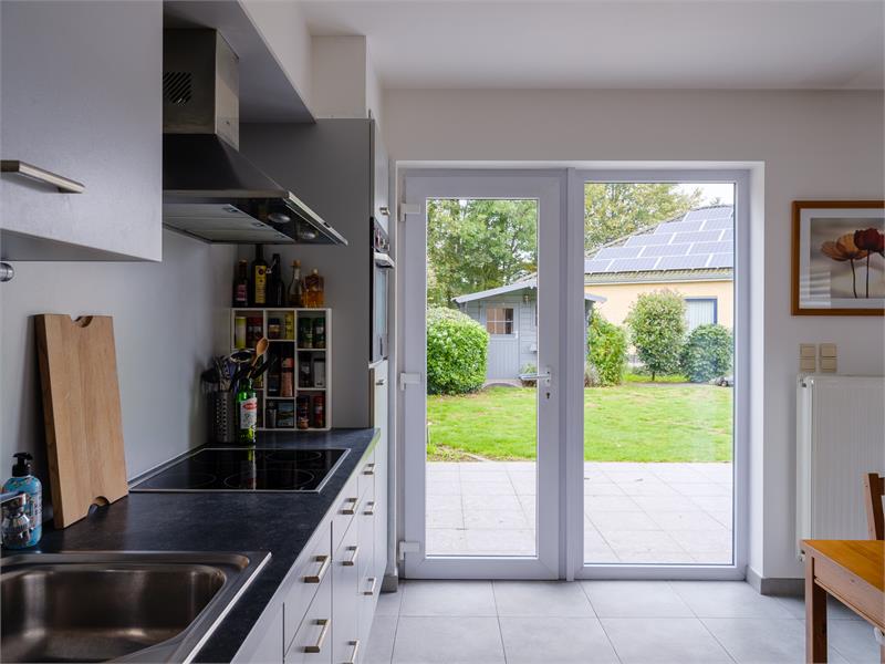 Prachtige, instapklare, halfopen bebouwing in rustige, residentiële wijk in Sleidinge. 