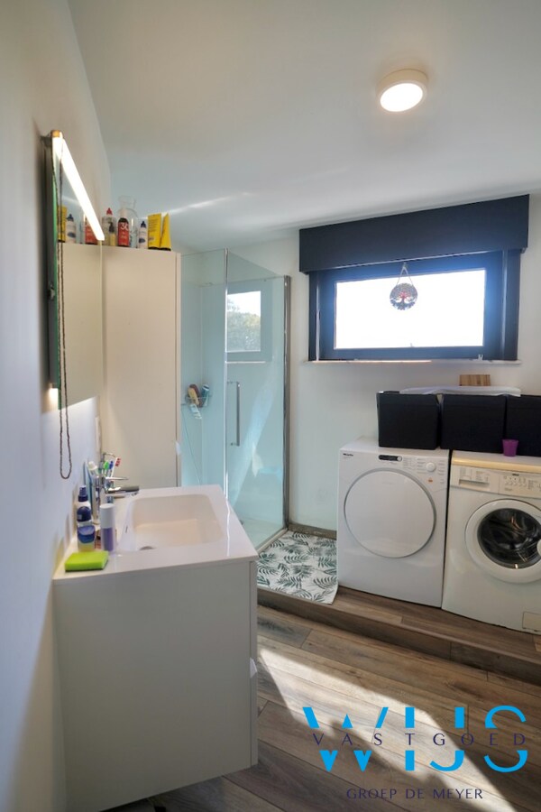 Instapklaar 3 slaapkamerappartement in hartje ASSENEDE! 
