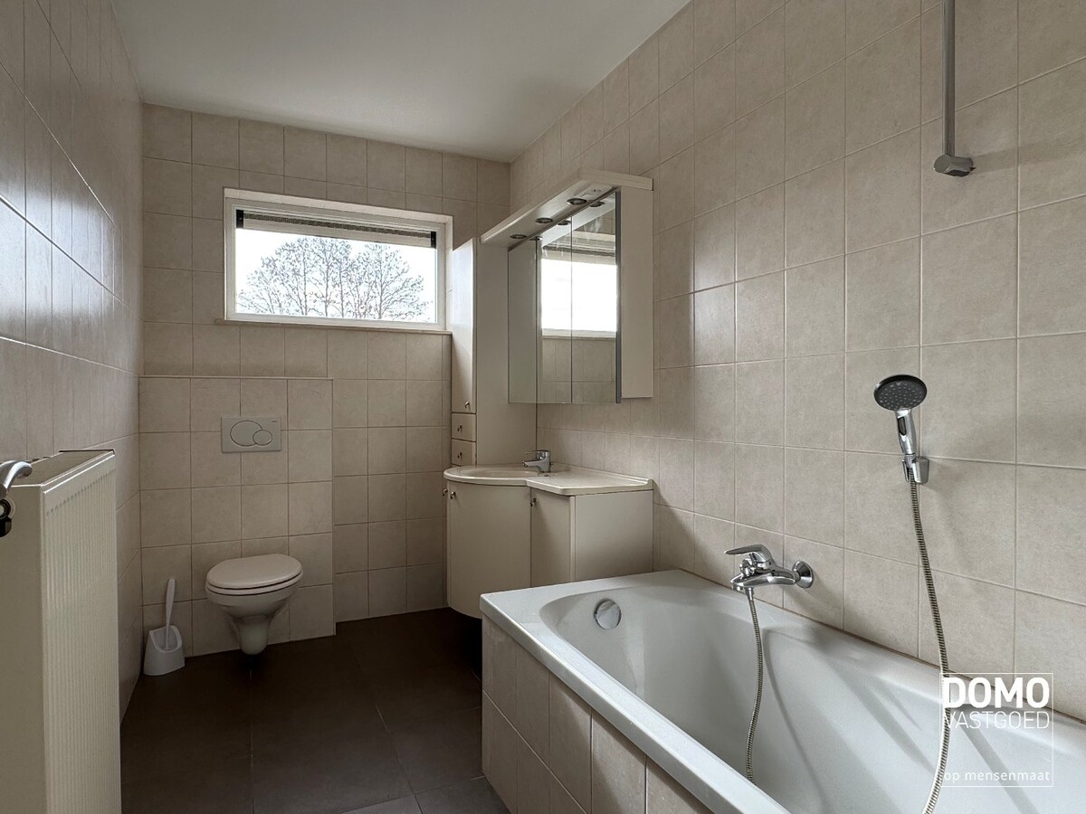 Ruime woning met tuin, garage en 3 slaapkamers vlakbij centrum Hasselt 