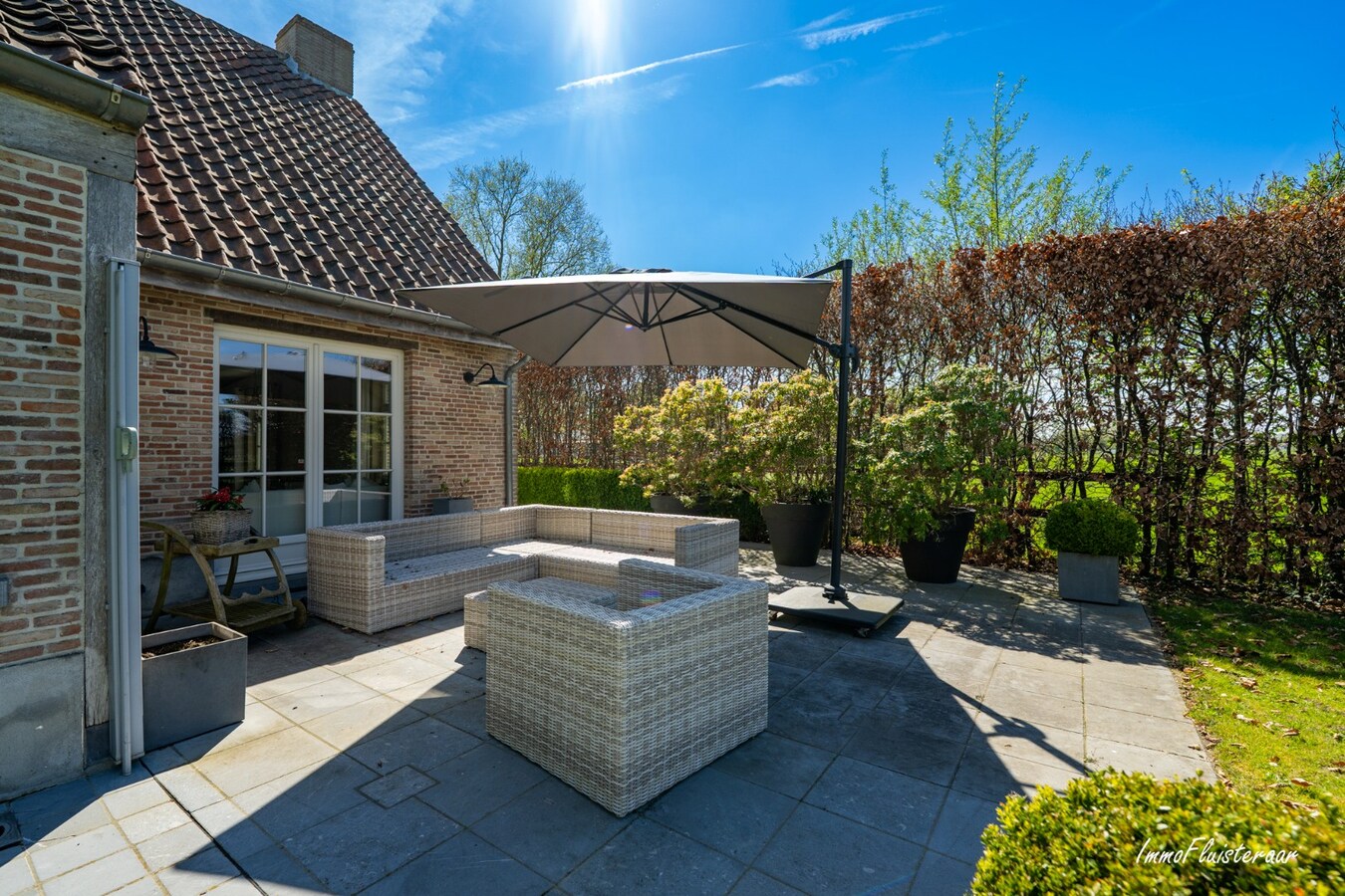 Prachtige woning met paardenfaciliteiten in rustige omgeving op ca. 9.983 m² te Berlaar (met optie aankoop aanpalende weides op ca.12.966 m²) 