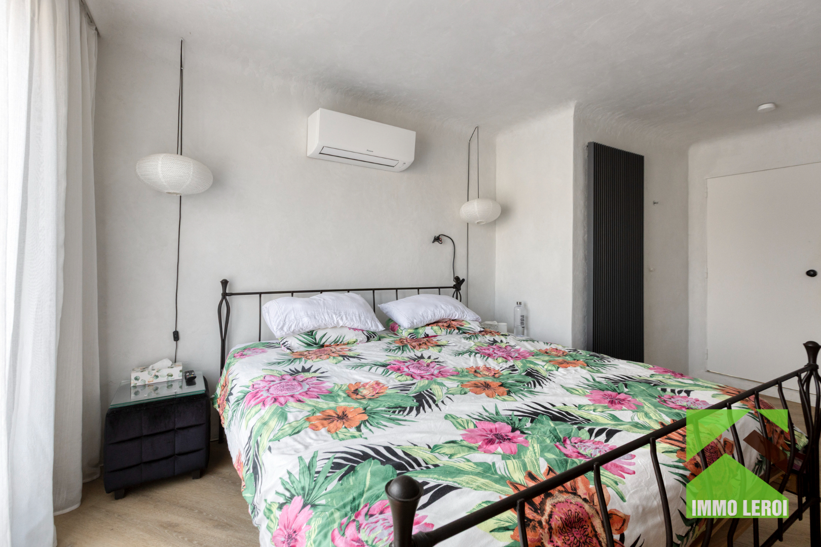 Slaapkamer 1 met doorgang nachthal