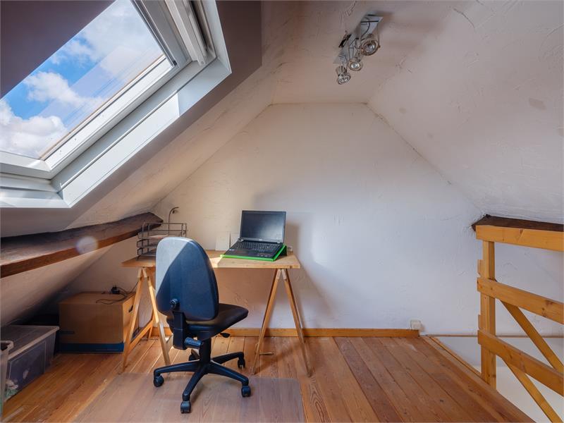 Lichtrijke en recent gerenoveerde woning op toplocatie aan het water 