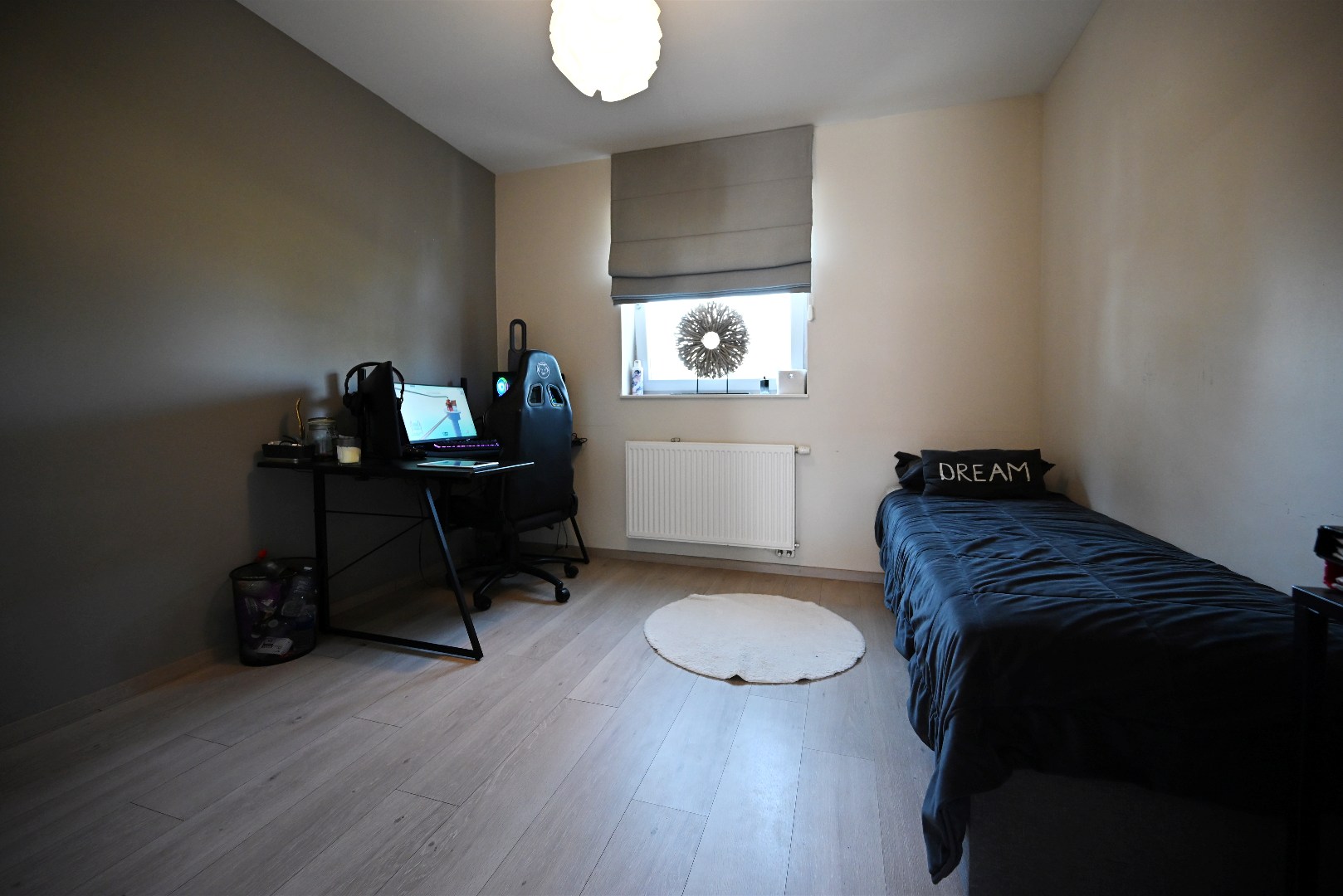 Moderne recente woning met 4 slpks, garage en tuintje nabij centrum Maldegem 