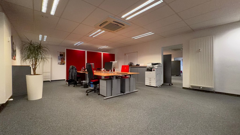 Gelijkvloerse kantoren te koop langs Singel in Antwerpen