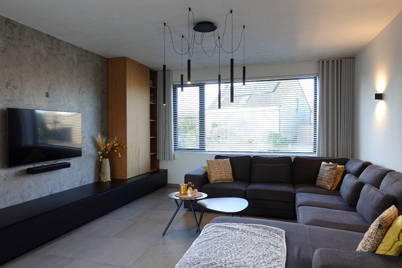 Uitzonderlijke luxe villa (2022) met prachtige tuin &amp; 5 slaapkamers op 2.162m² 