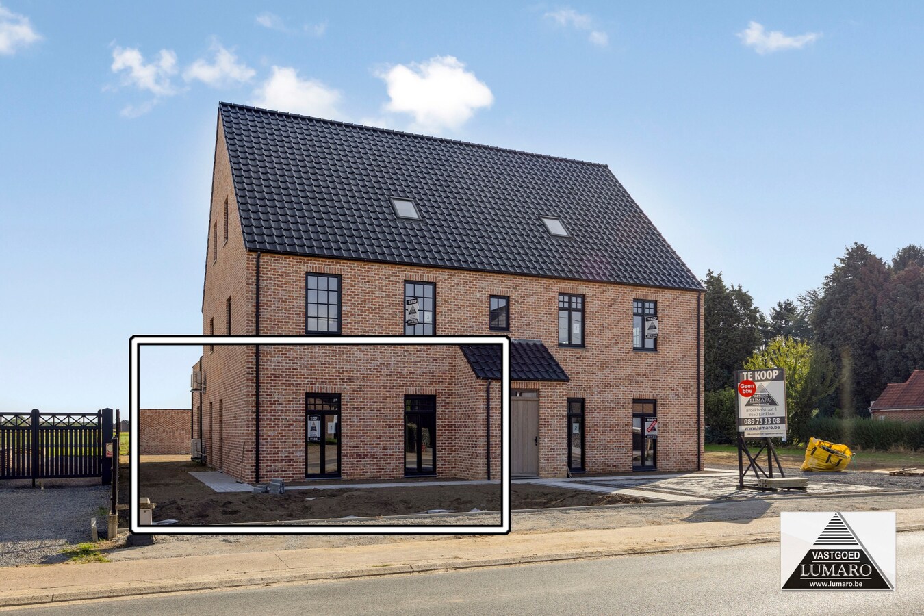 Nieuw gelijkvloers appartement met terras en tuintje 