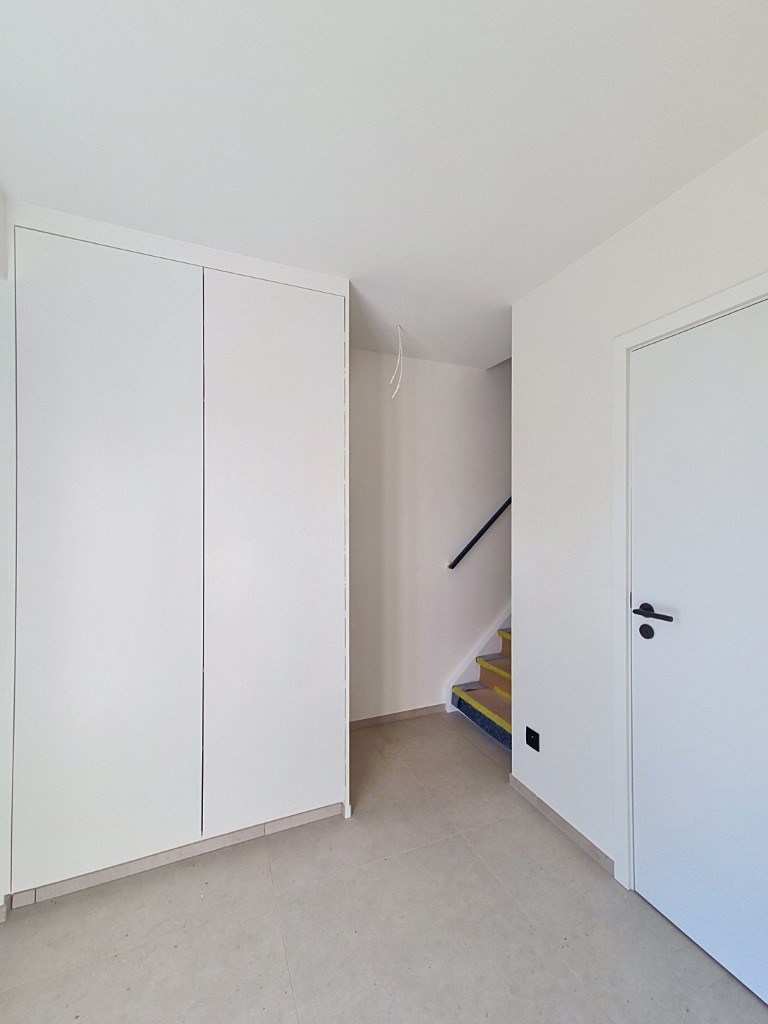Nieuwbouwwoning met 3 slpk en polyvalente ruimte 