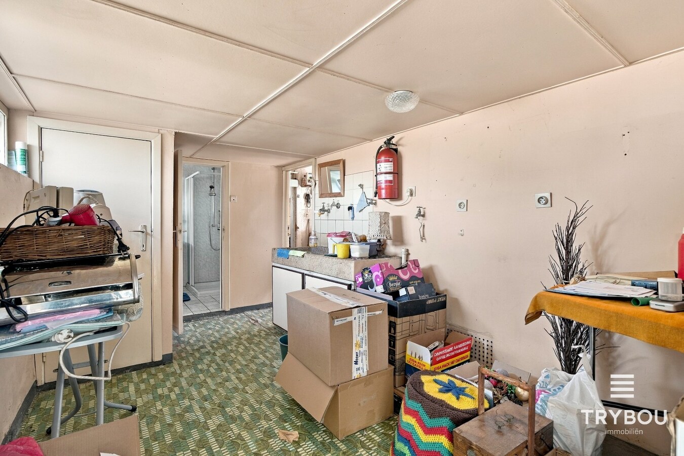 Landelijk gelegen woning met opslagplaats op 3687m² in Merkem! 