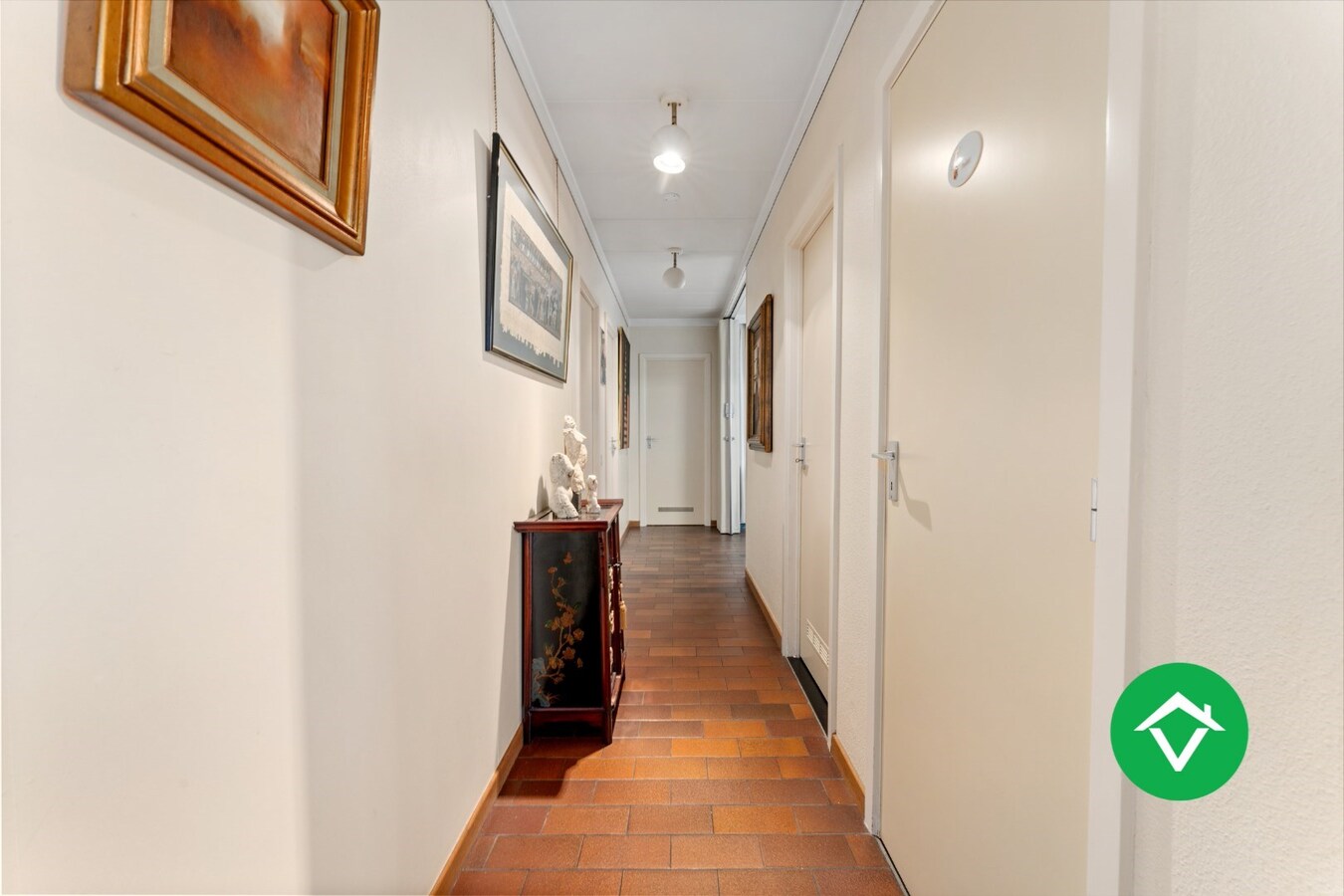 Alleenstaande woning met 4 slaapkamers en dubbele garage te Koekelare 