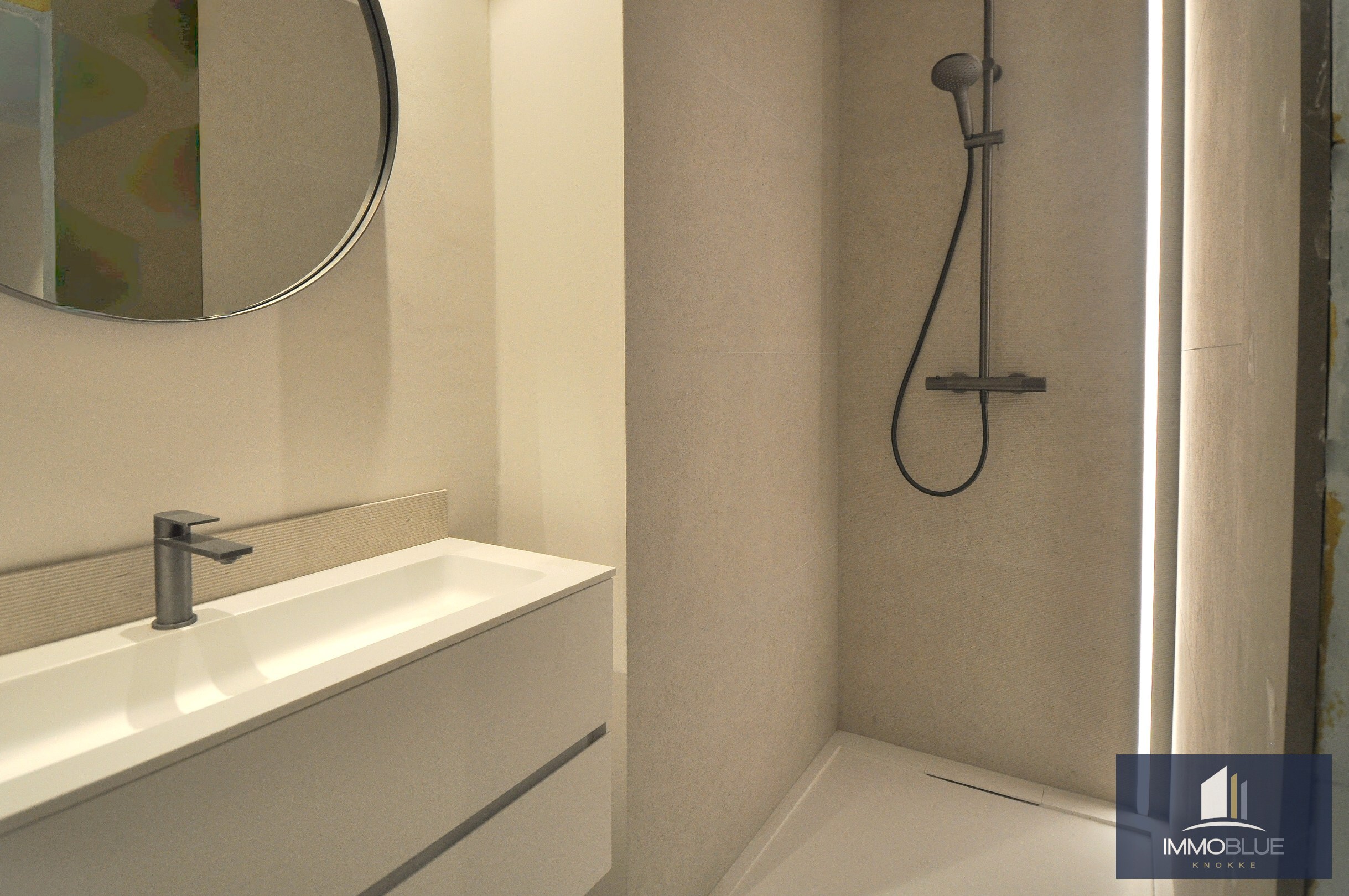 Appartement de luxe avec vue sur mer et finitions haut de gamme. 