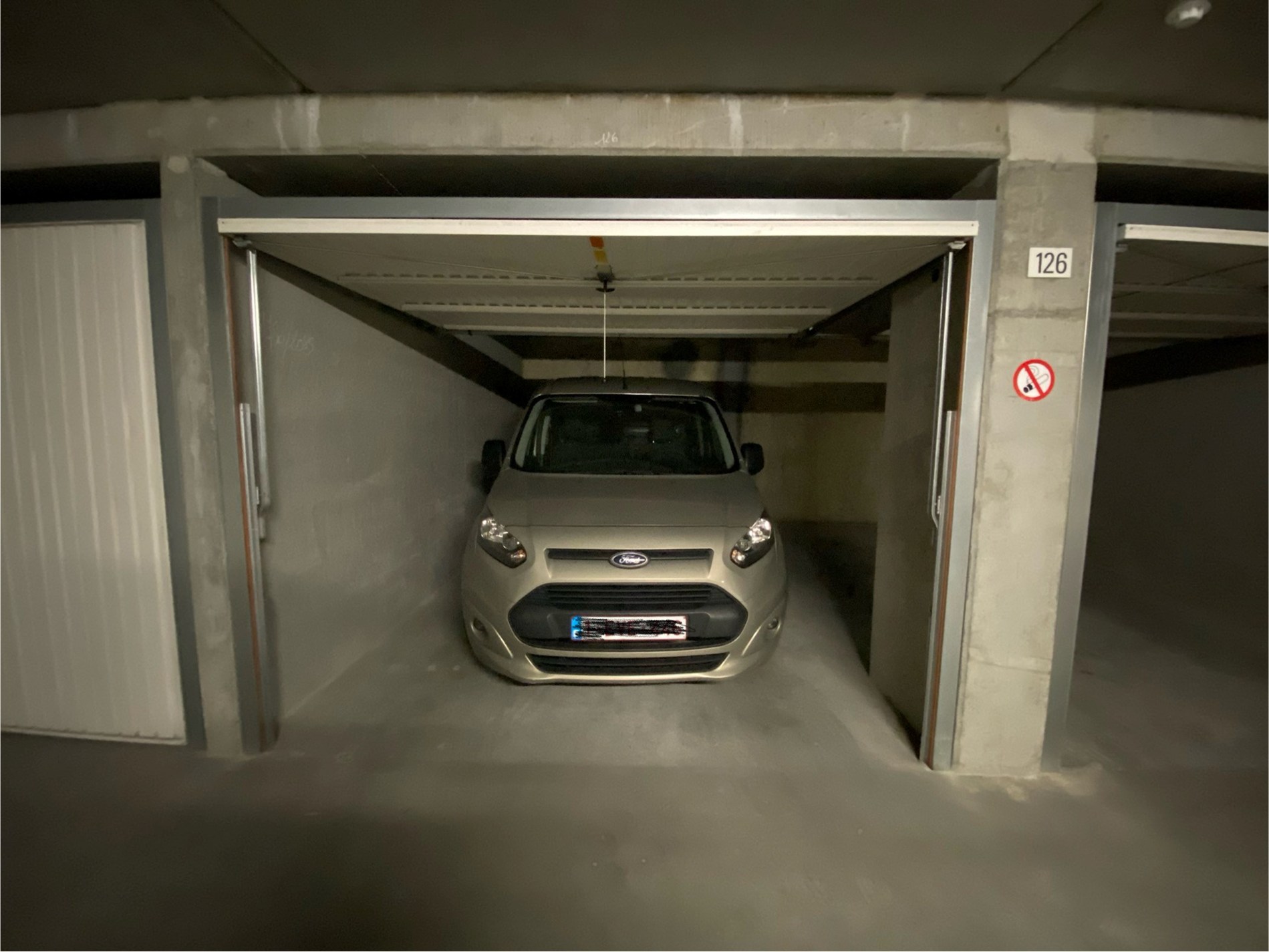 Ruime Dubbele garagebox gelegen in residentie Sir Anthony 