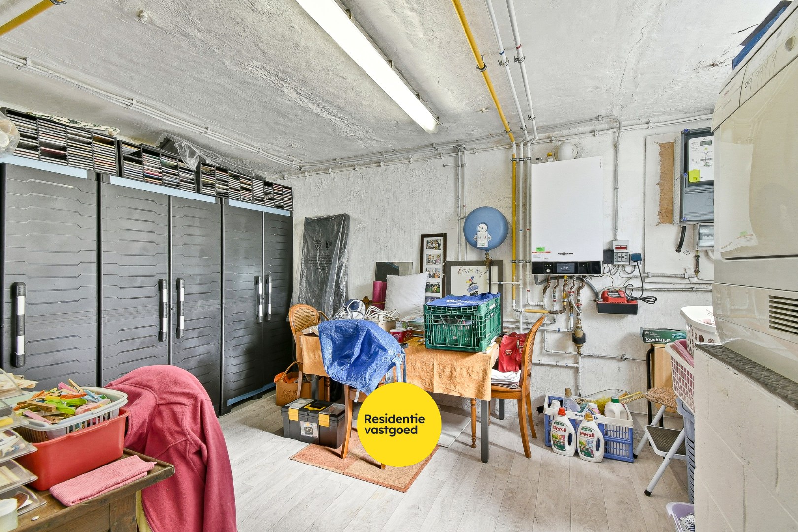 Instapklaar gelijkvloers appartement met privatieve toegang, garage, zonnige tuin en terras nabij zee 