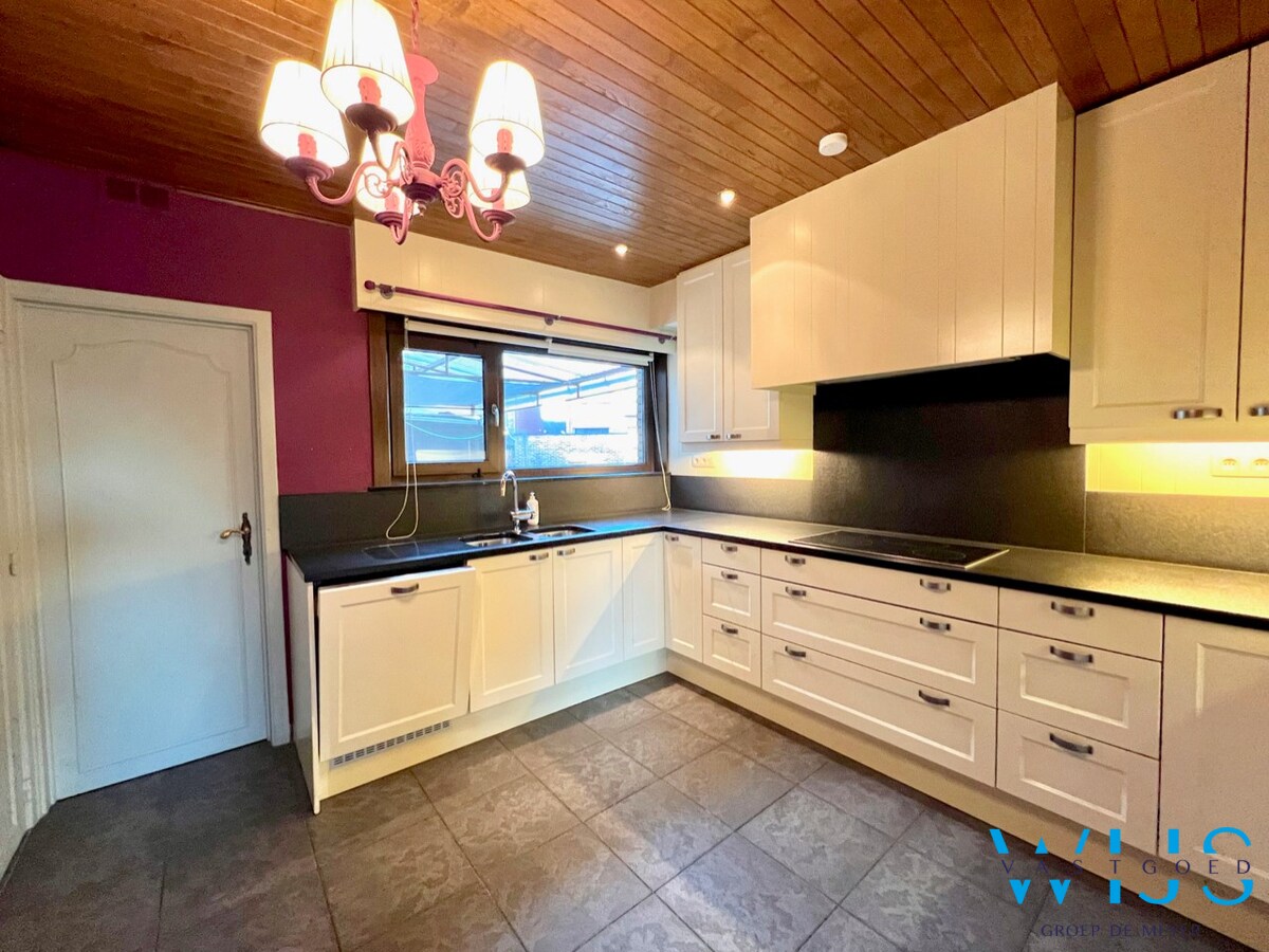 Instapklaar en gezellig woonhuis in hartje Ertvelde ! 