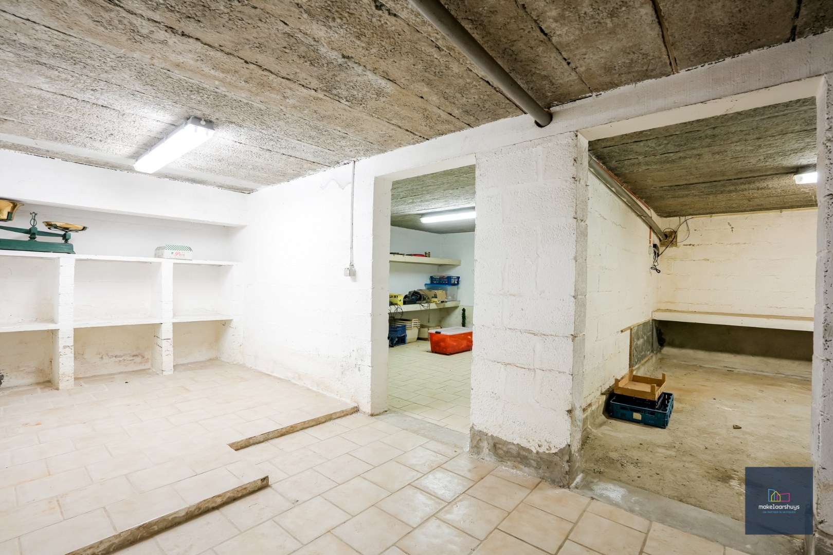 Ruime bungalow met garage op 1980m² grond 