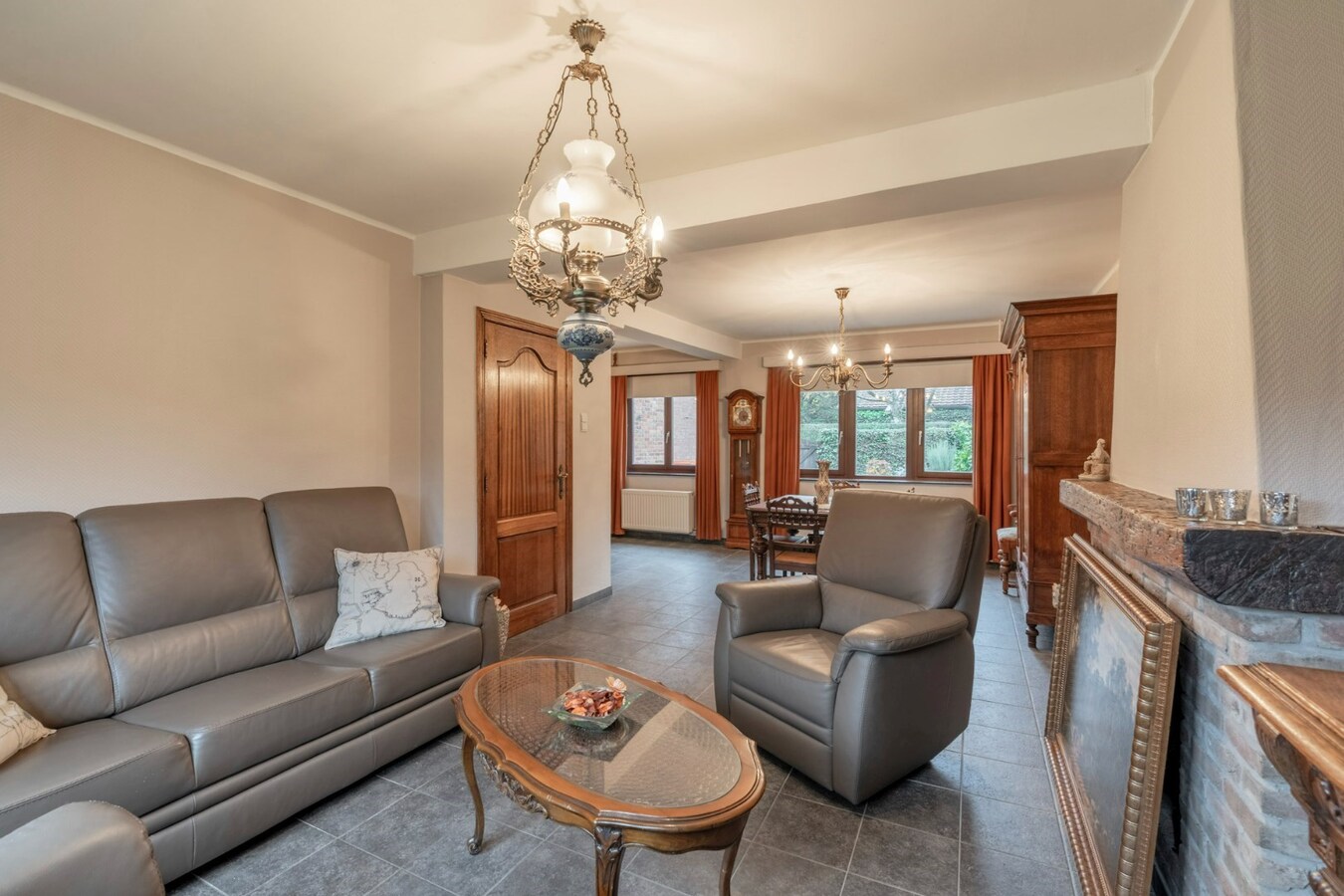 Instapklare woning op een leuke locatie te As. 