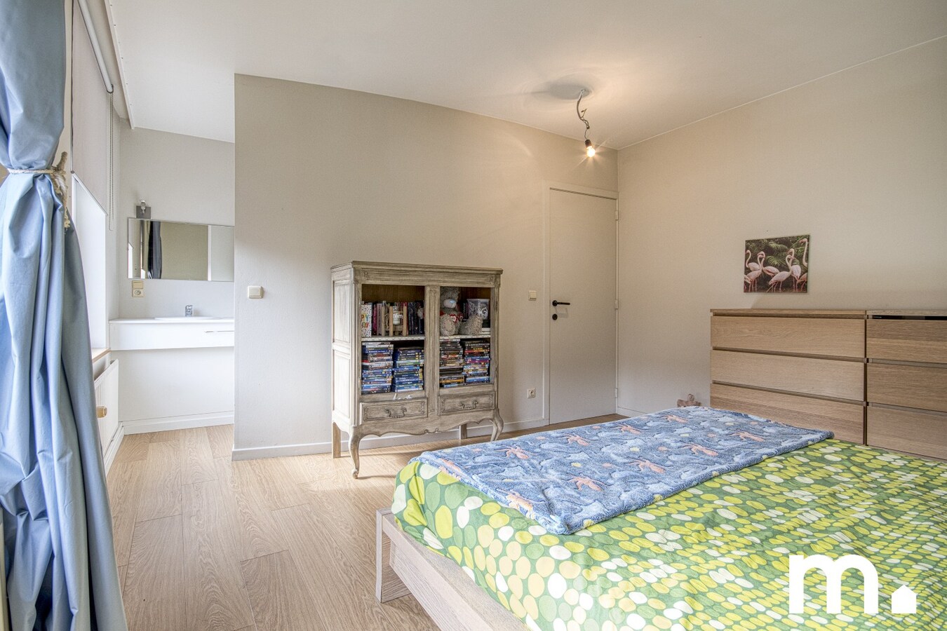 Karaktervolle architectenwoning met tuin en oprit te Kortrijk ! TOPligging ! 