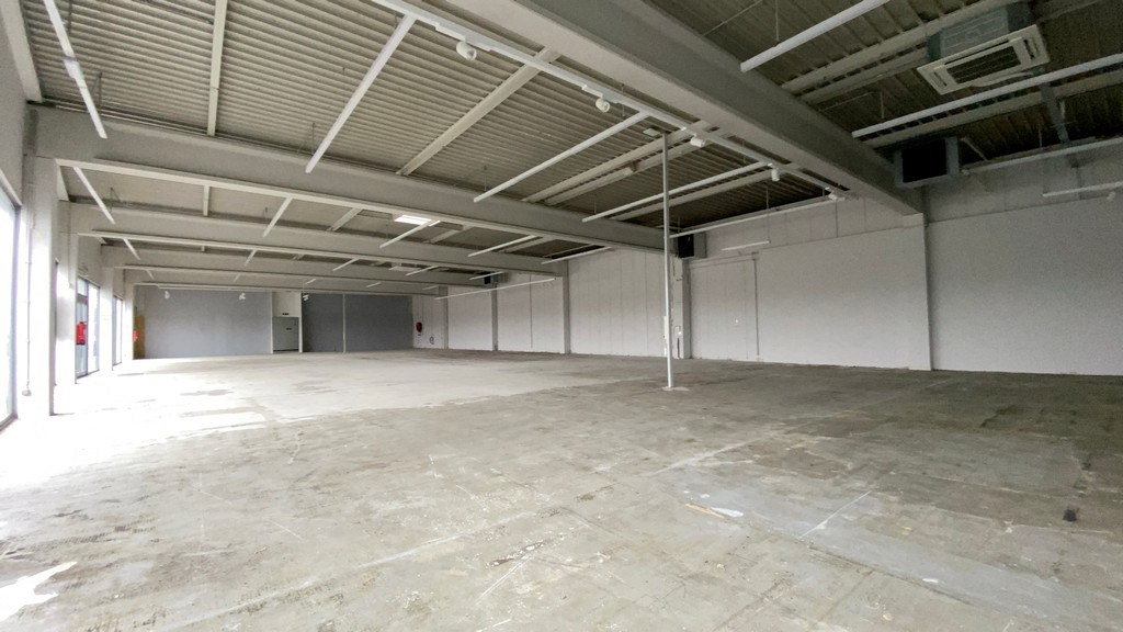 Baanwinkel te huur in de Puitvoetstraat in Sint-Niklaas