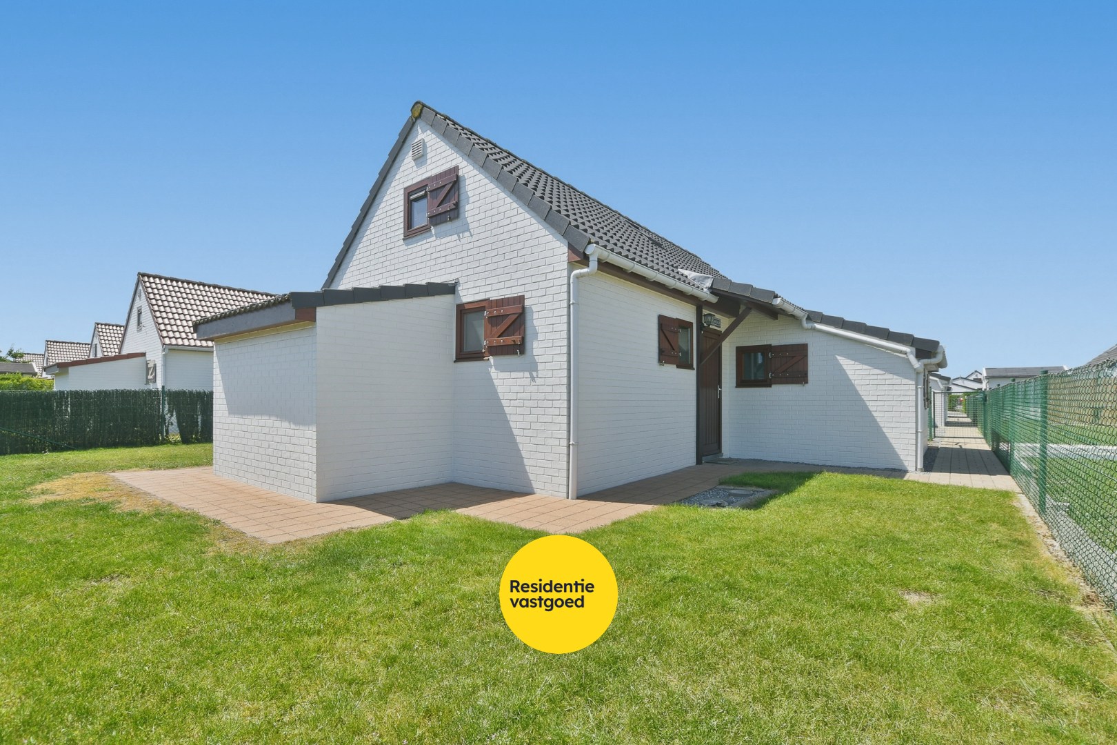 Instapklaar en gemeubeld vissershuisje met tuin en staanplaats in Harendijke! 