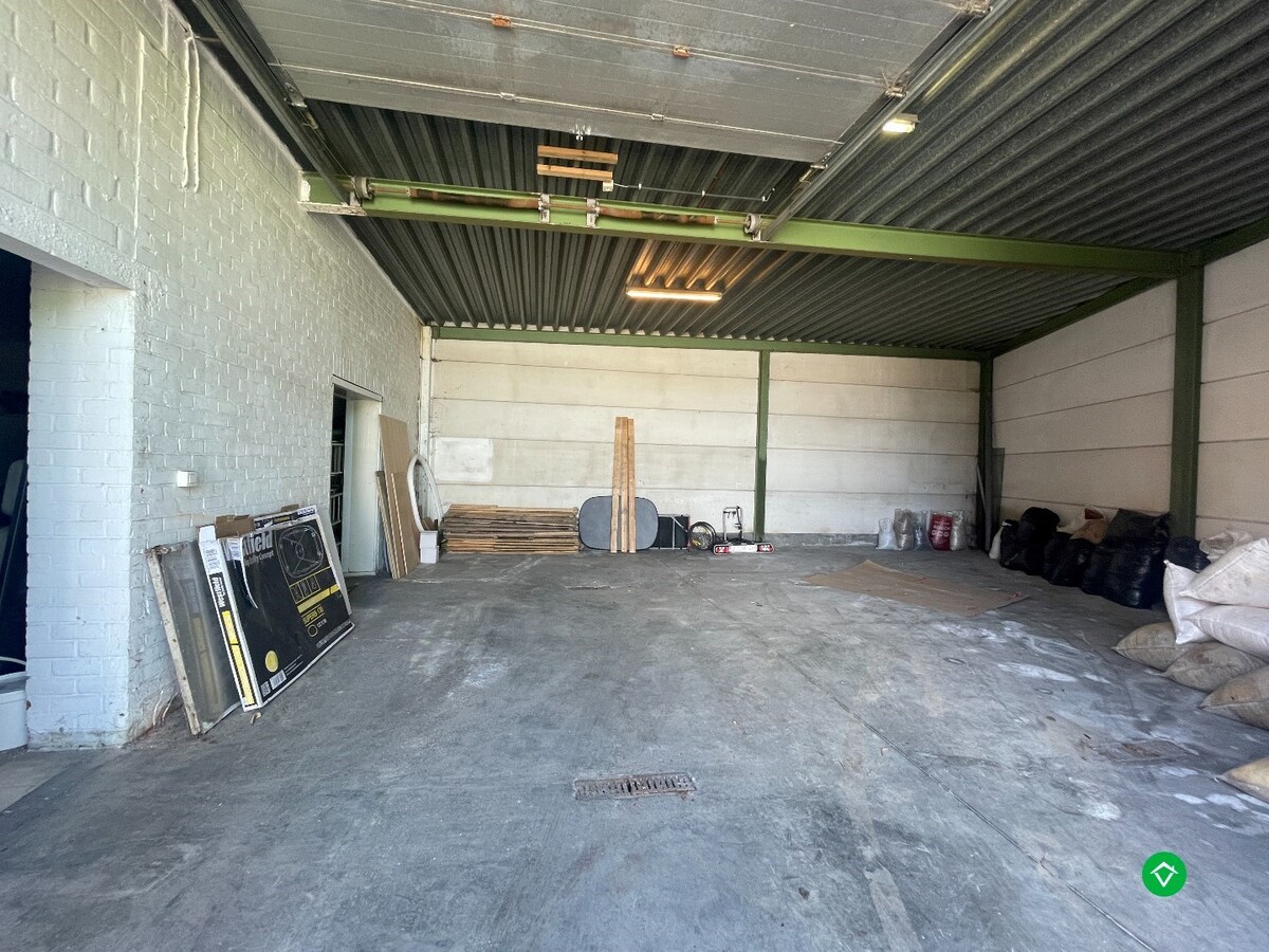Opslagplaats op een perceel van 446 m² te Gits 