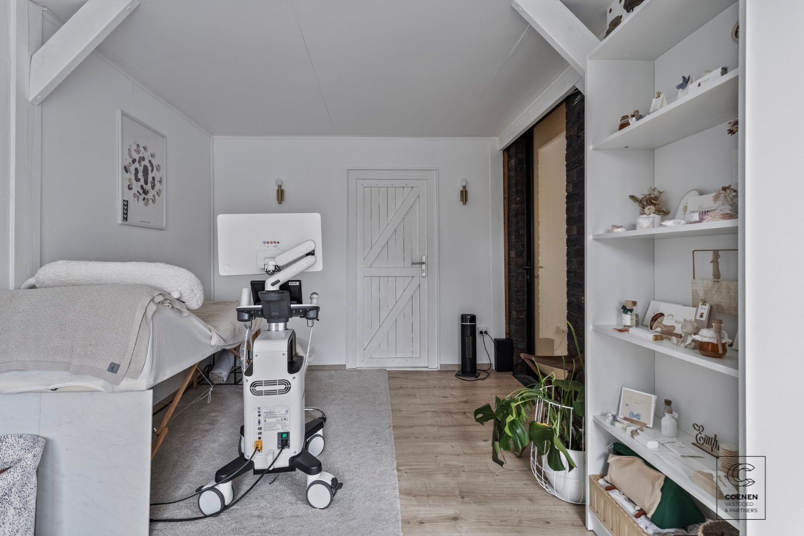 Prachtig verder af te werken HOB van 320 m² in een doodlopende straat! 