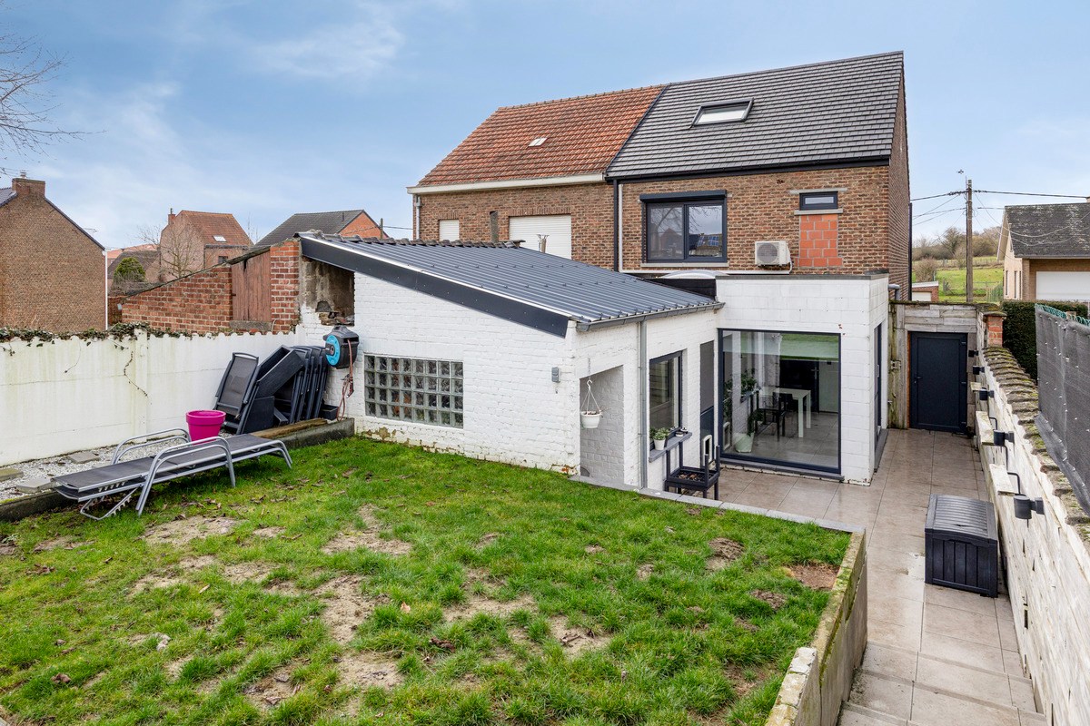Halfopen bebouwing met 3 slaapkamers, tuin, terras en garage in Bertem! – EPC 128 kWh/m² - bewoonbare opp. 195 m² 