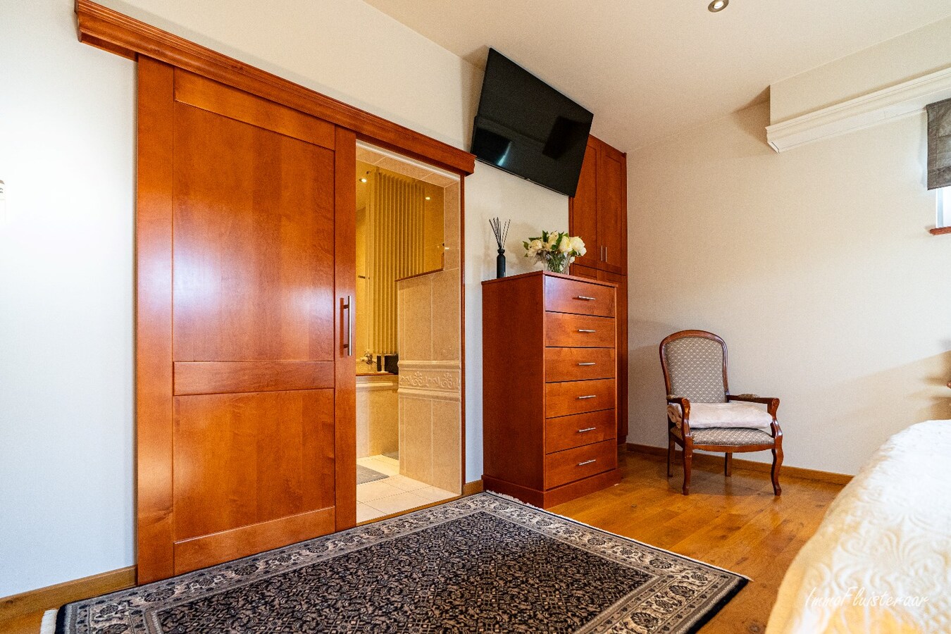 Hoogwaardig afgewerkte villa met stalgebouw en aanpalende weides op ca. 1,7 ha  te Herenthout 