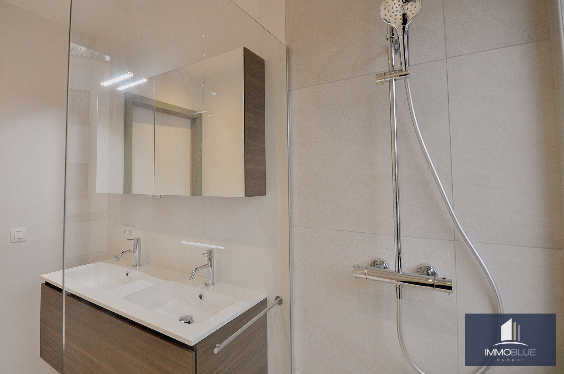 Nieuwbouw: Licht en modern nieuwbouwappartement met terras nabij Duinenwater. 