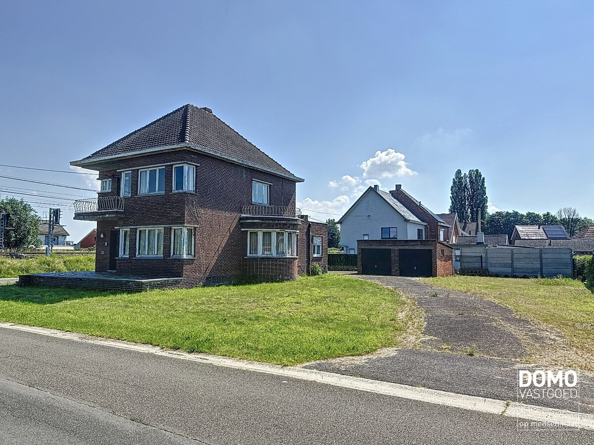 Te renoveren karaktervolle open bebouwing met tuin - mogelijkheid tot creëren extra half open bebouwing 