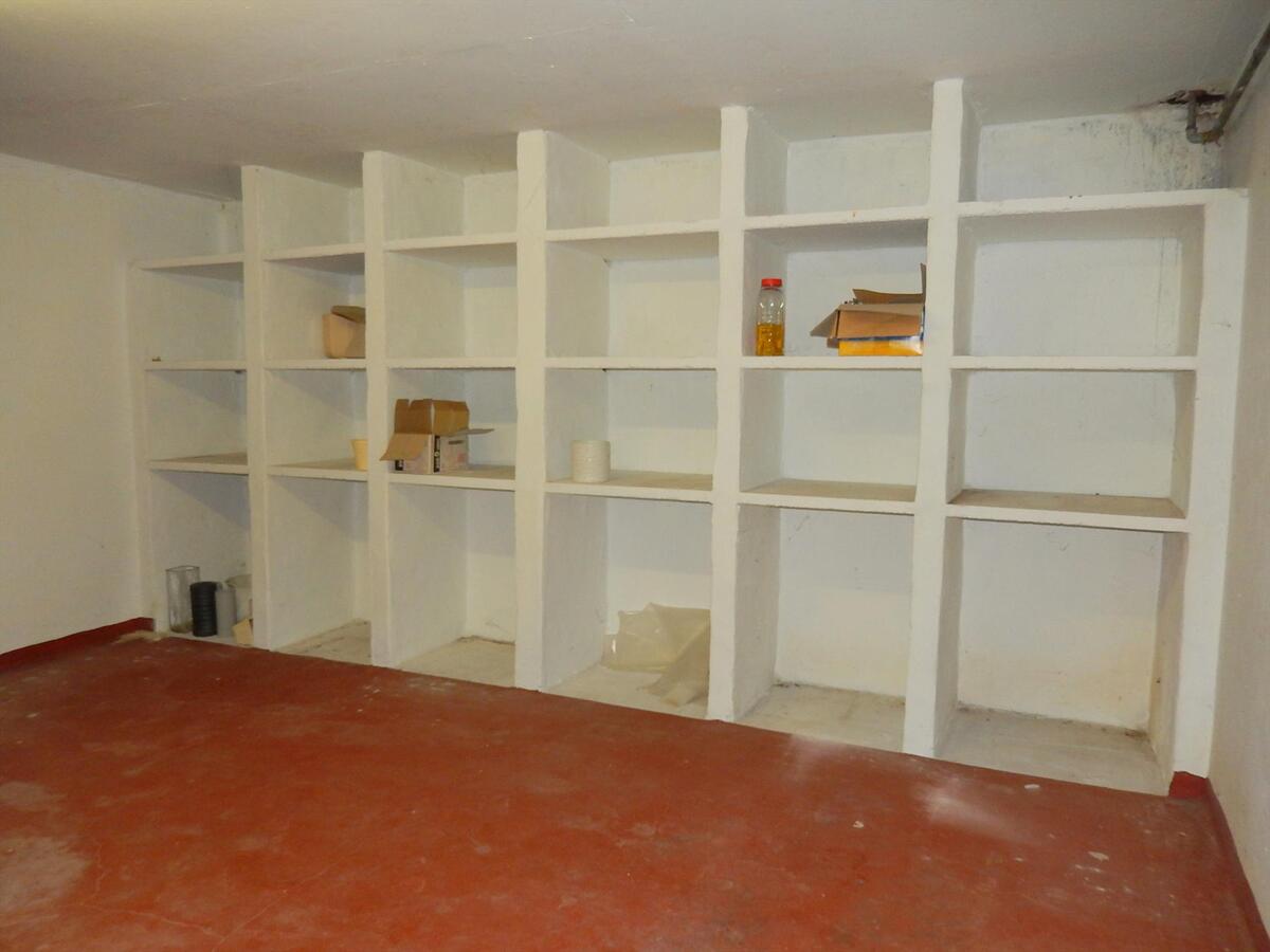 Ruime villa met zonnige tuin en 4 of 5 slaapkamers 