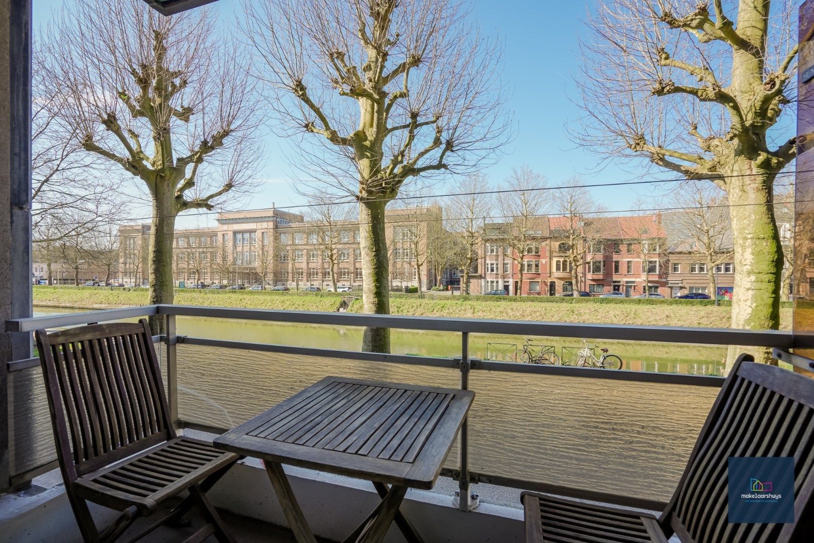 Stijlvol 1 slaapkamer appartement met 2 terrassen, kelder en garagebox 