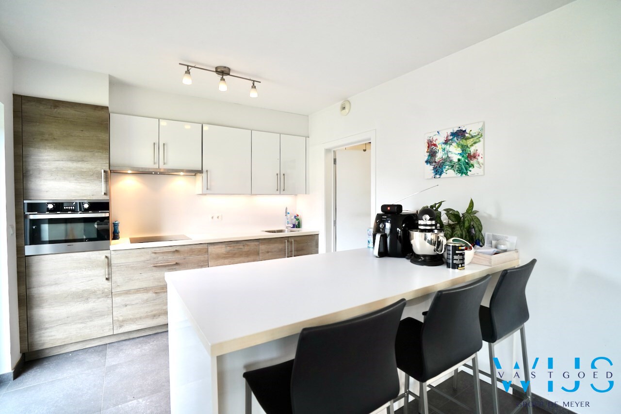 Tof woonhuis in gegeerde woonwijk te Lembeke ! 