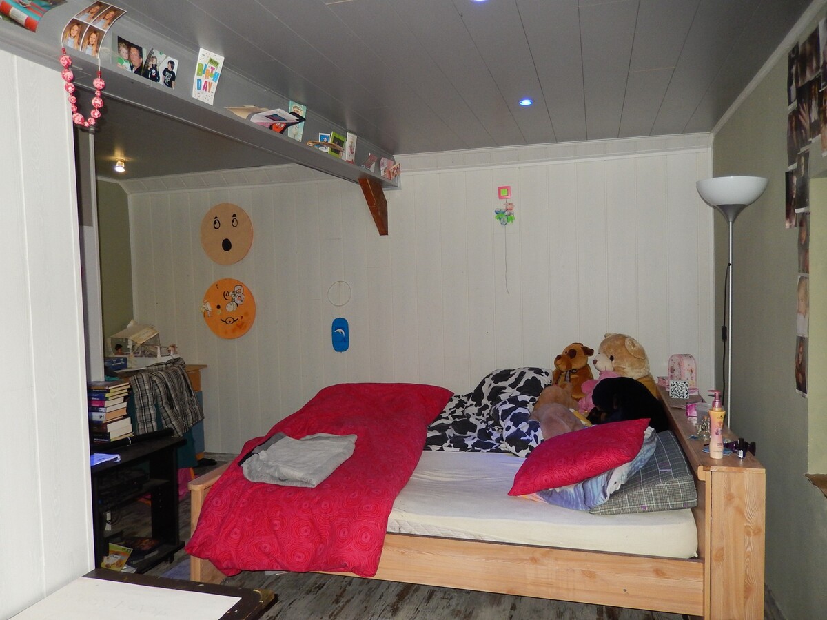 Op te frissen alleenstaande woning 