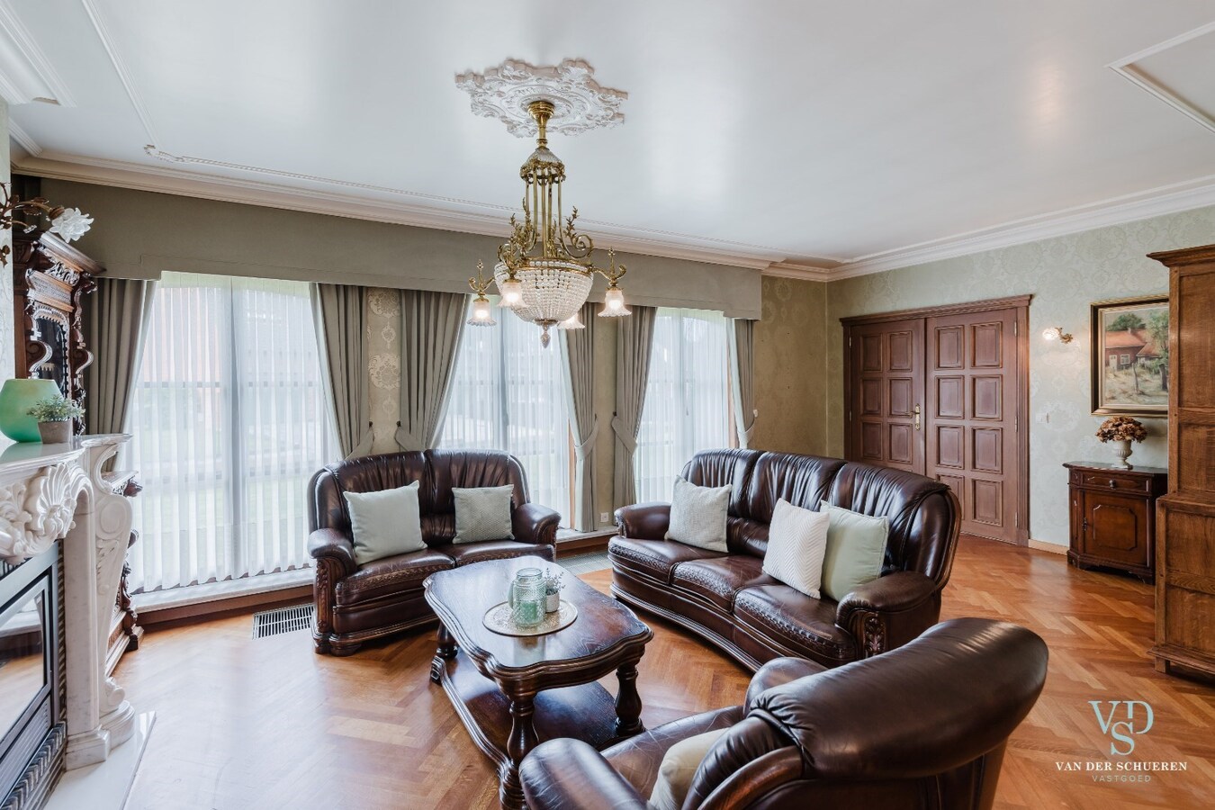 Gelijkvloerse villa.    Op 1 km van de Schelde. 