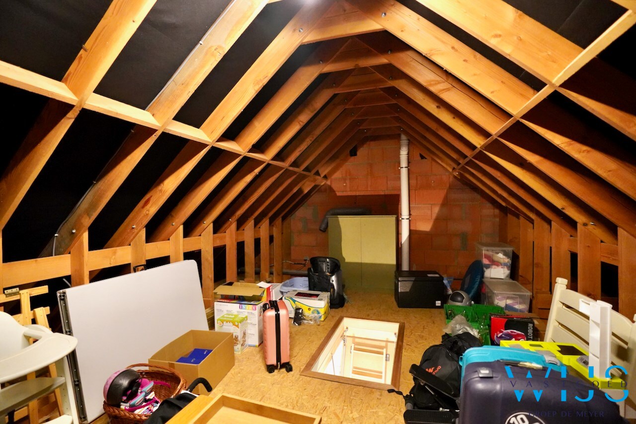 INSTAPKLAAR woonhuis met ZUIDgerichte tuin te Boekhoute ! 