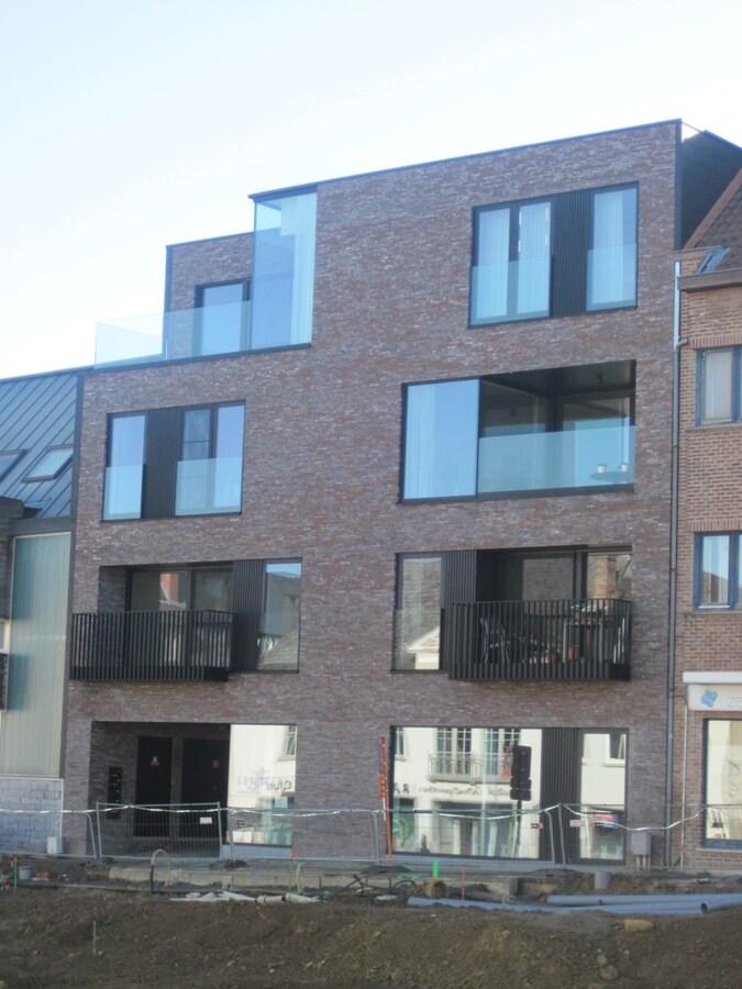 Lichtrijk appartement op de Gaverse Markt. 