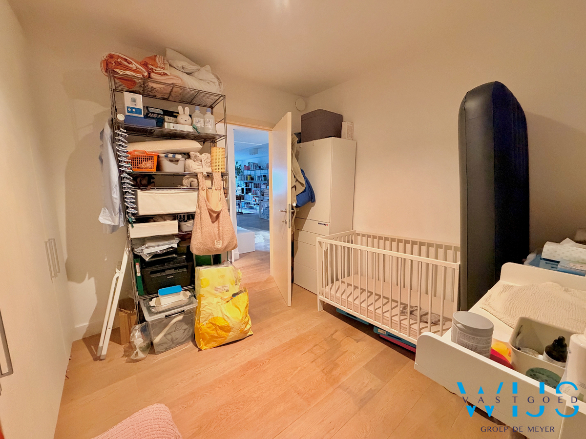 Ruim gelijkvloers appartement met tuin en 2 parkeerplaatsen in Gent! 