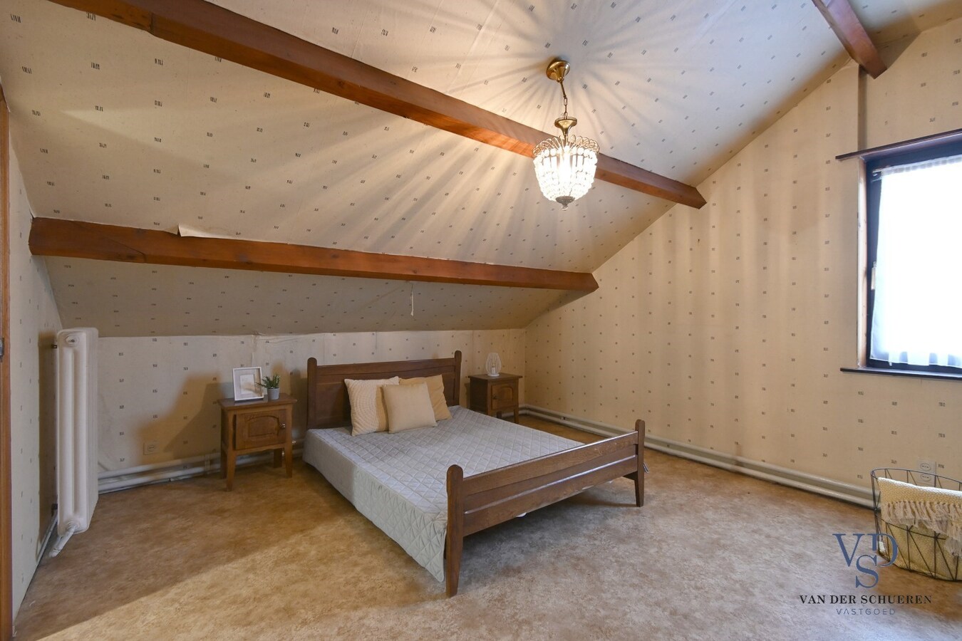 Eigendom met mogelijkheden op  meer dan 1500 m² 