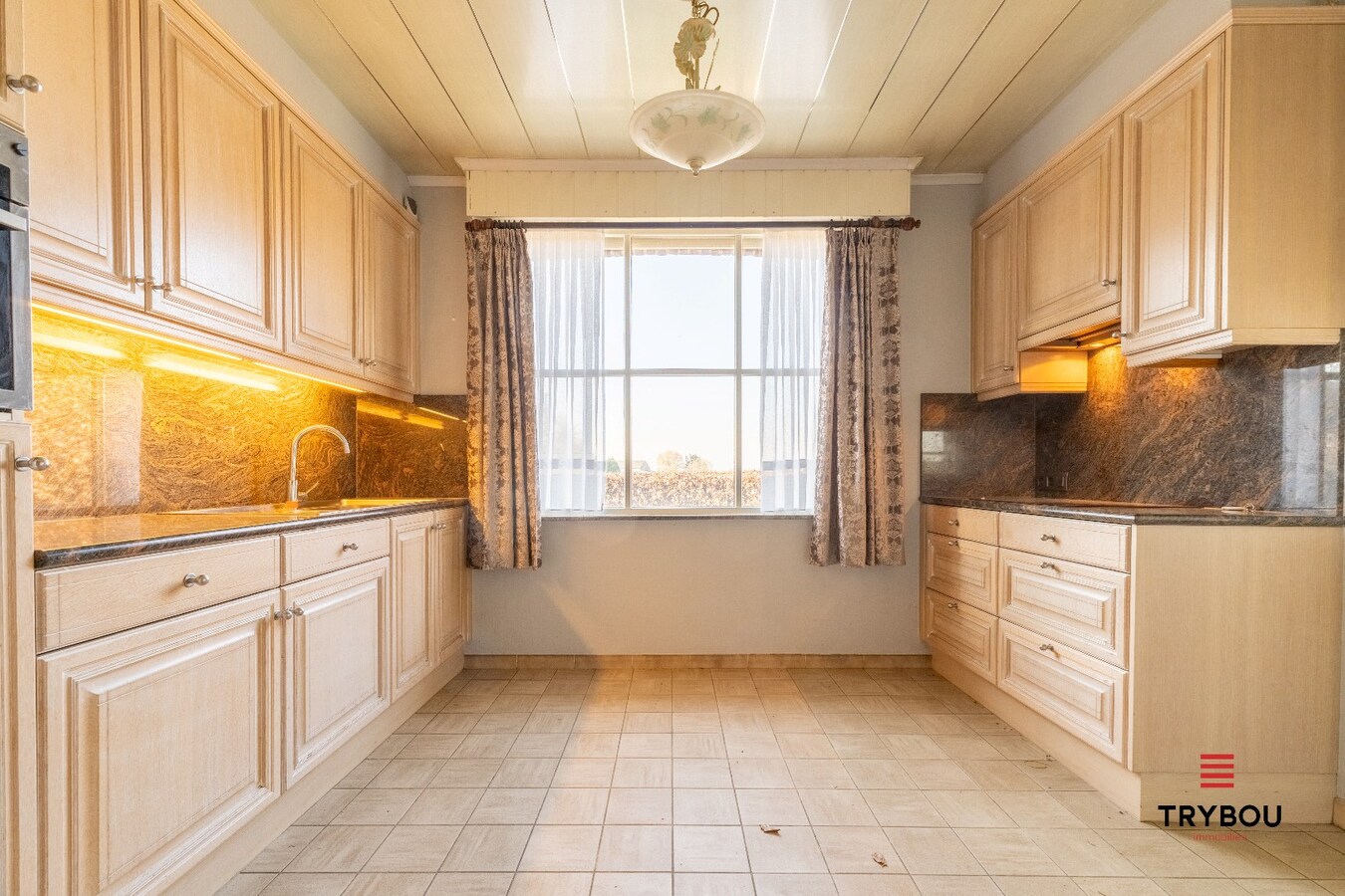 Landelijk gelegen woning met verzorgde tuin 