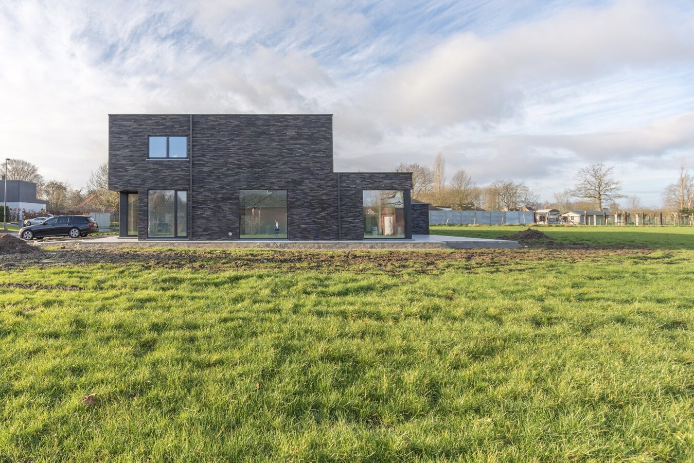 Nieuwbouwvilla met hoge afwerkingsgraad en weids uitzicht 