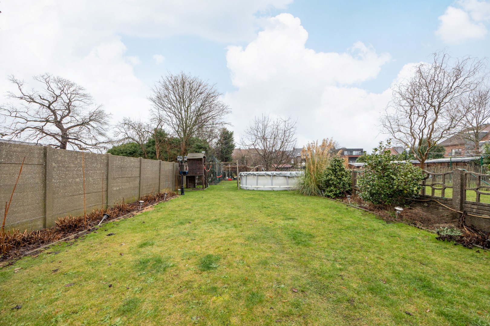 Ruime woning met praktijkruimte 