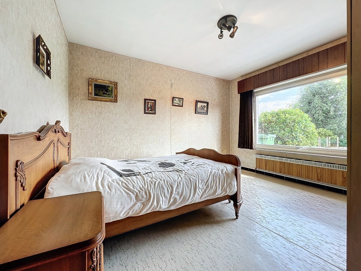 Charmante laagbouwwoning in rustige woonwijk te Hillegem 