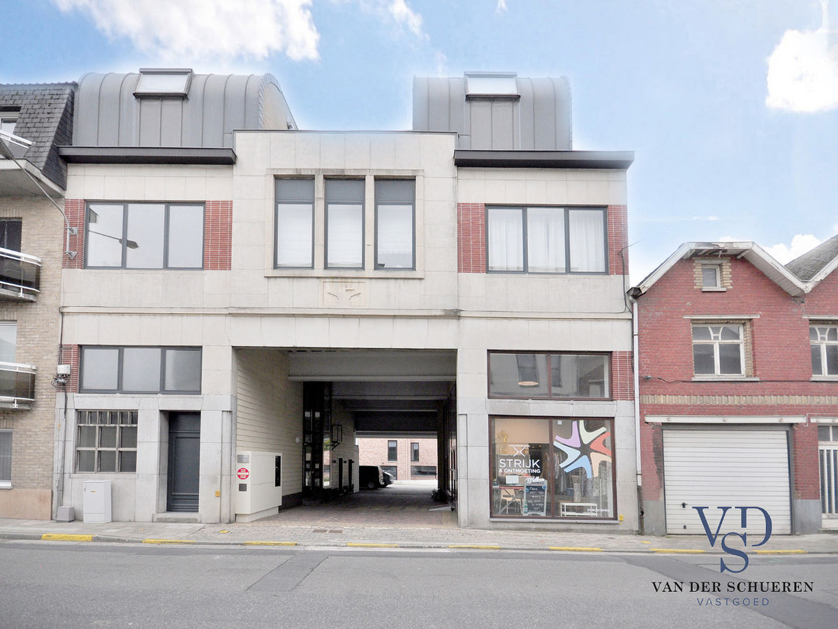 Eigentijdse loft voor wonen en werken. Opportuniteit als investeringspand ! 