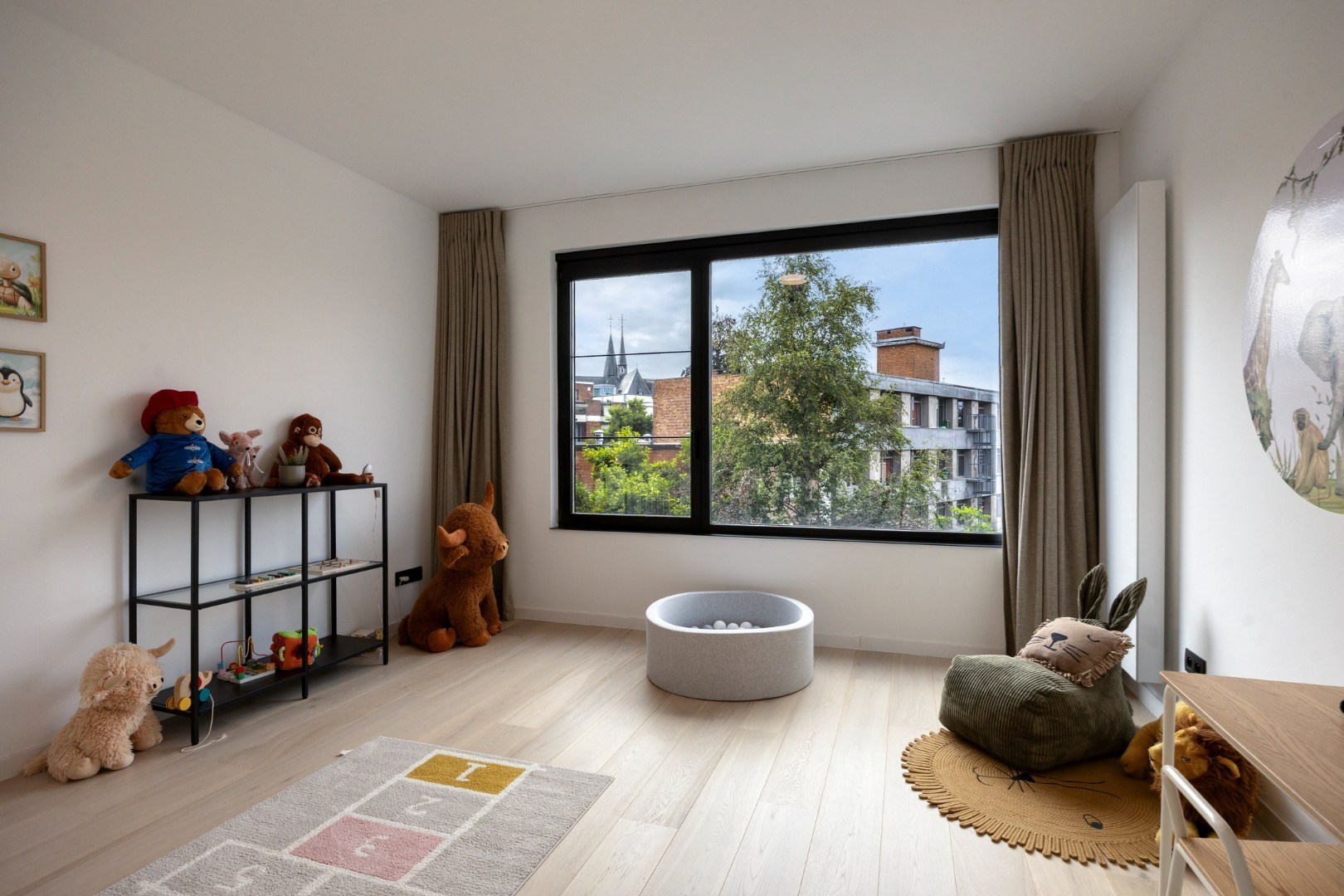Prachtig herenhuis met 4 slaapkamers, 2 badkamers in Leuven centrum - EPC 77Kwh/m² 