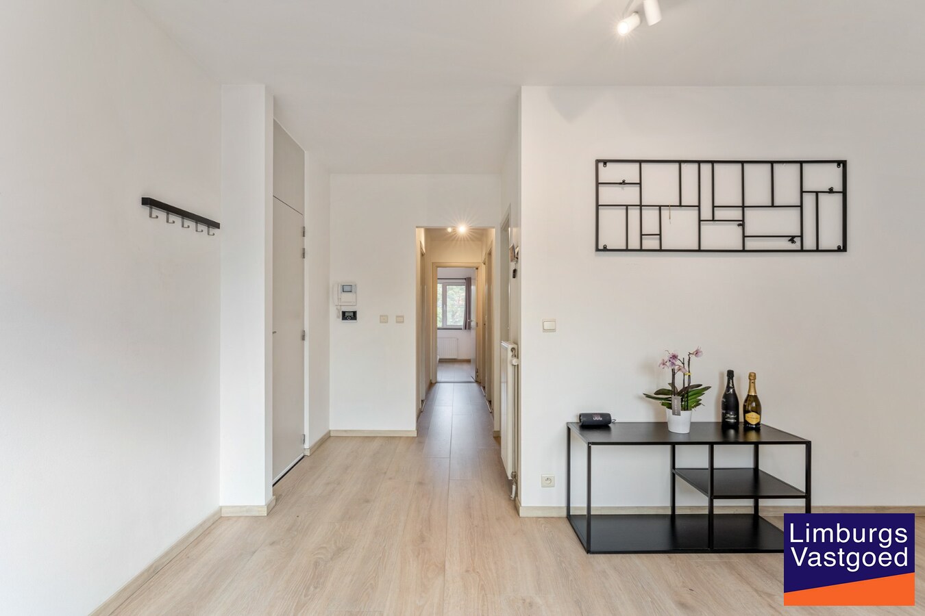 App., 119 m², 2 slpk, terras, autostaanplaats 