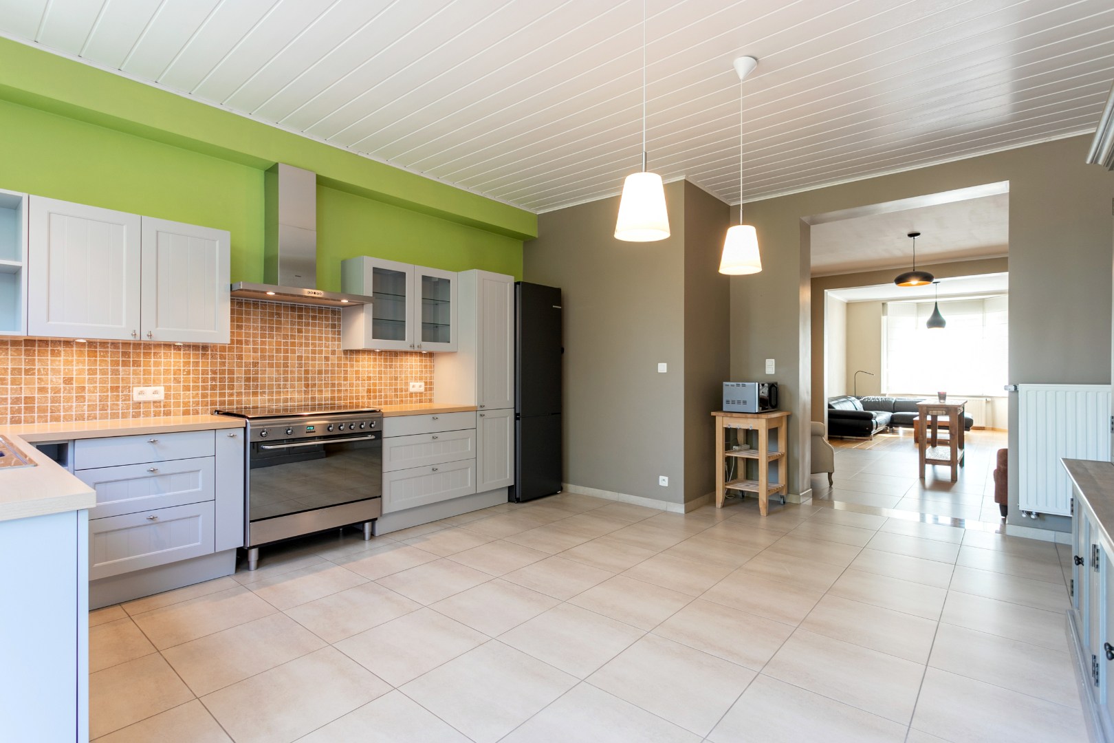 Instapklare woning met 3 slpk, oprit en tuin te Halle 