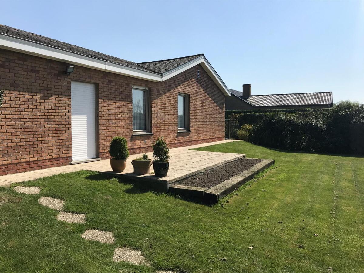 Residentieel gelegen, vrijstaande gelijkvloerswoning op ruim perceel van 1269 m². 