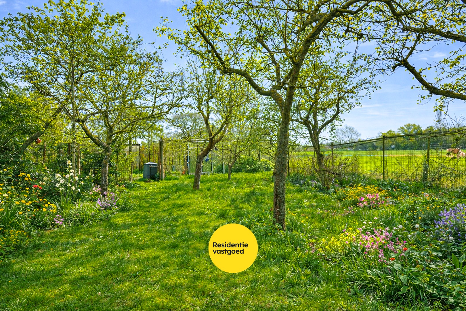 Te renoveren open bebouwing op ruim perceel van 1.300 m² met tal van mogelijkheden 