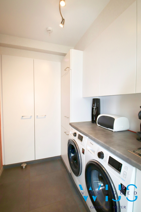 Recente ALLEENSTAANDE woning in hartje KLUIZEN 